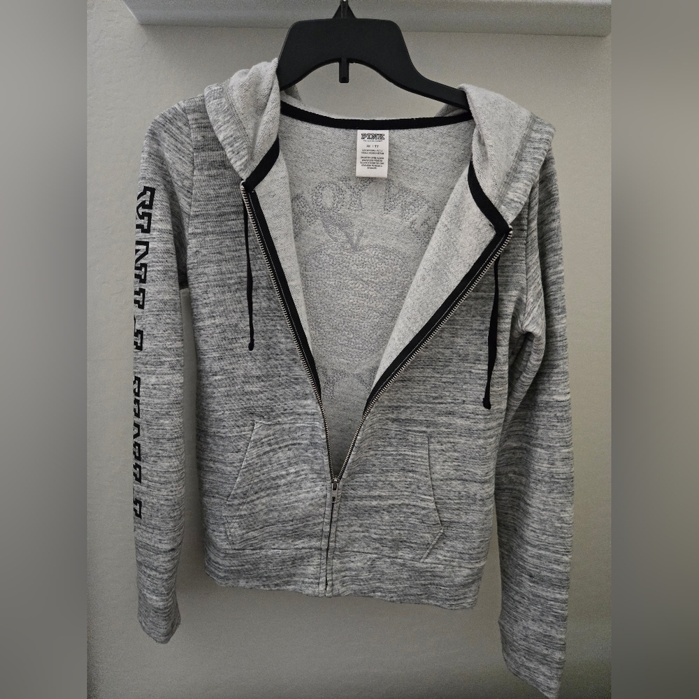 VS Pink New York Apple Destination Hoodie.  (LIMITED EDITION) - Picture 5 of 7